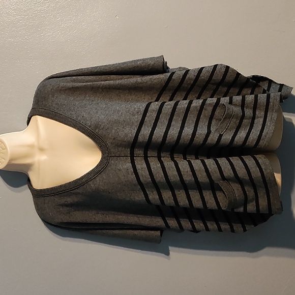 C&C California women's gray with black stripes v neck sweater poncho size Xs/s - Picture 6 of 17
